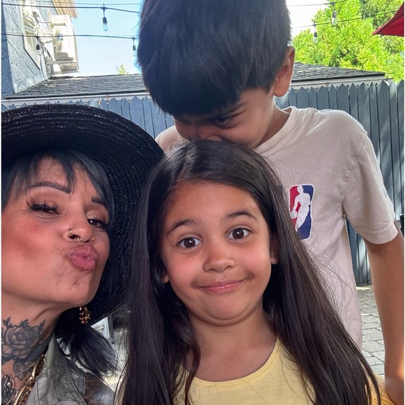 Check out my styling inspo insta or tiktok@xgenxclosetx 🫶🏼 - Picture 8 of 10